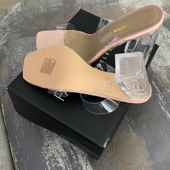Clear heels - Picture 3 of 3